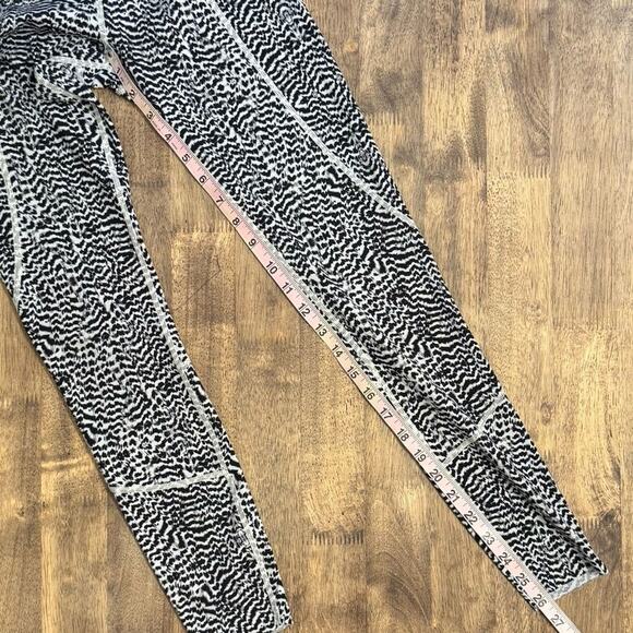 Varley Women’s Bedford High Rise Tight Feather Fragments Athletic Size XSmall - Picture 6 of 9